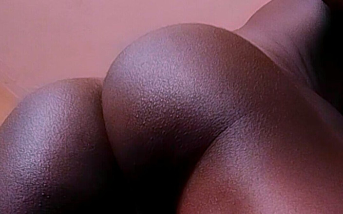 HaitiKing7: Il mio culo grosso è quello di cui hai bisogno, questo è...