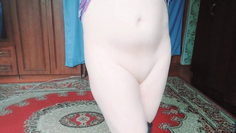 Kitty_Cross: Mastürbasyon ve sonunda büyük balon götlü seksi ateşli sarışın iri...