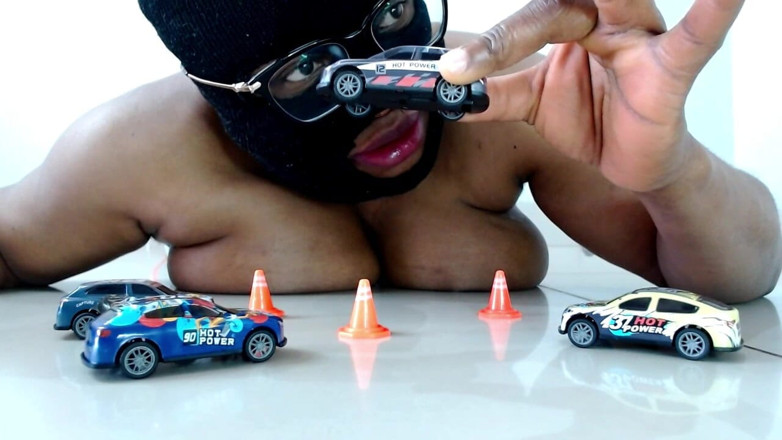 Maeling: Nascar race xe tải vú stomping và nghiền