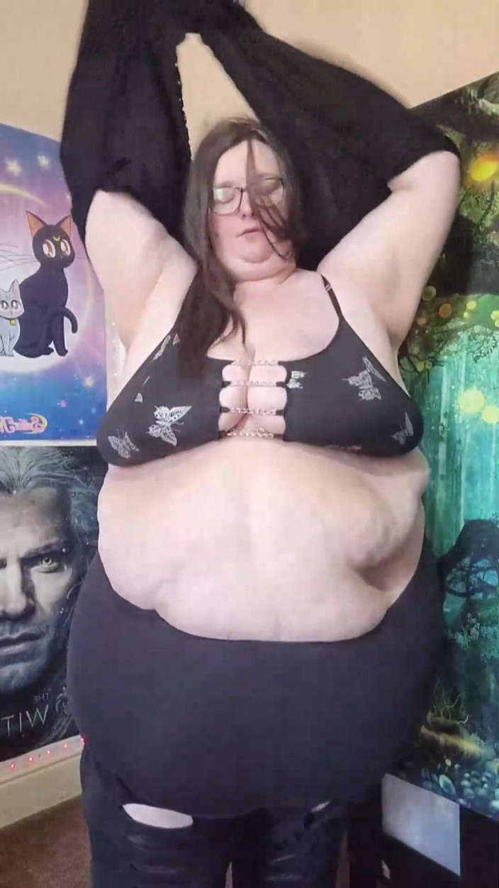 SSBBWLadyBrads: Strip e fetiche de barriga