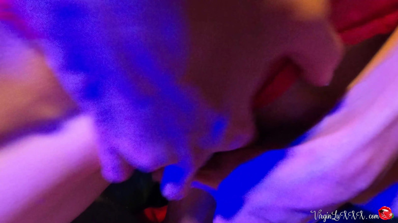 Virgin Lux: Sexy babe danst, cowgirl op grote pik en vrouwelijke pov...