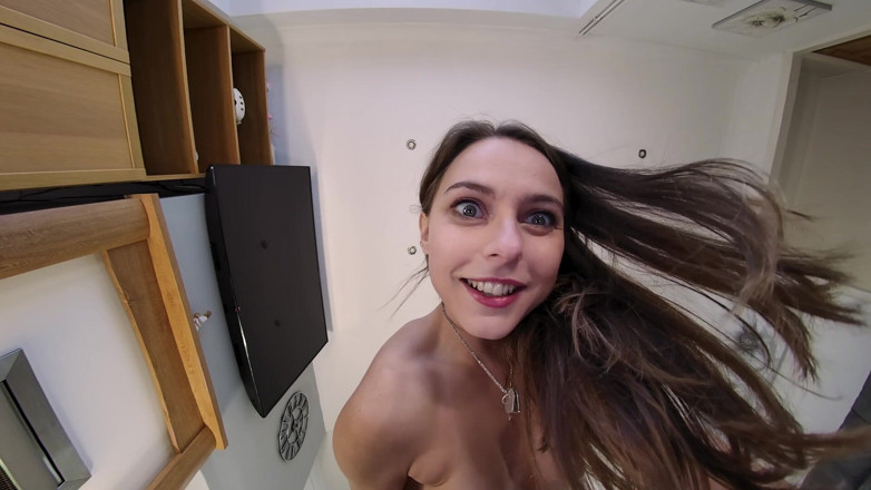 Jimmy Draws: Chloe Toy - facesitting dans une culotte mouillée