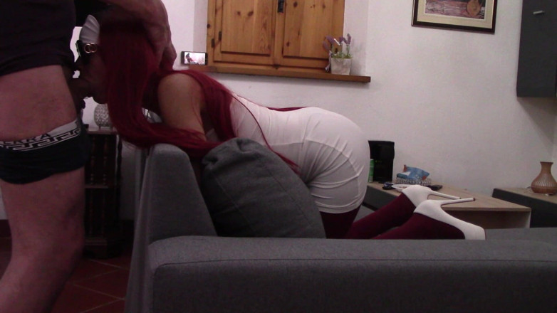 LauraOnHeels: MILF de cuerpo maravilloso hace una felación con eyaculación en...
