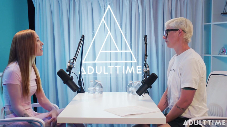 Adult Time Podcast: Madi Collins, lavements, pipe en public, et son copain D*ck |...
