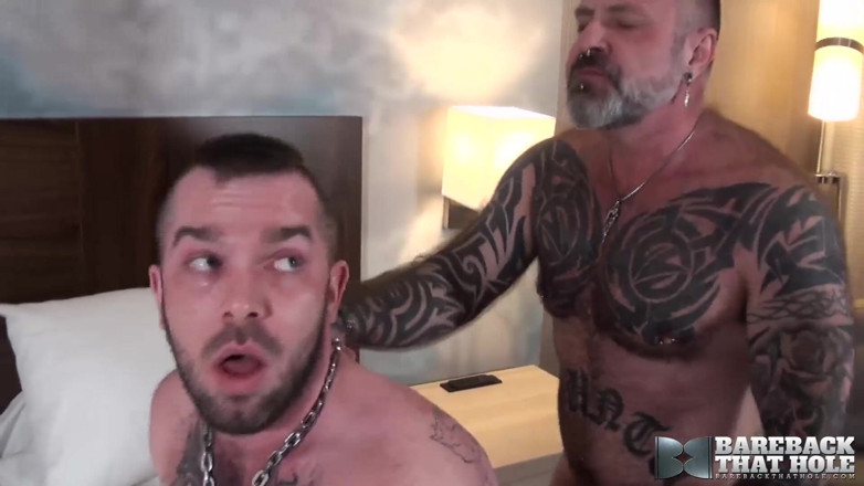 Bareback That Hole: Bez siodełka ta dziura Dilf. Marc Angelo oklep gej Jeremy...
