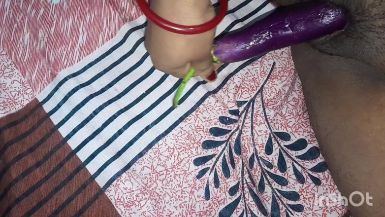 Midnightsiren: Vidéo d’une bhabhi desi : une bhabhi s’amuse toute seule