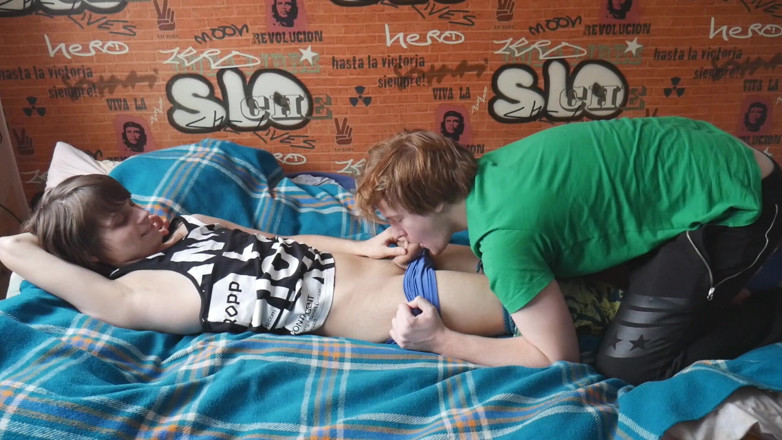 Ethan Alex: Ohne gummi fickende enge teenie-freundin