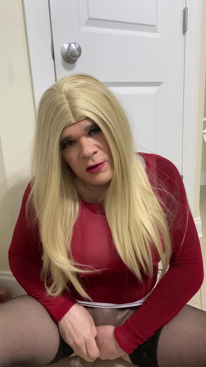 MadisonCD2025: Seksi travesti trans kadın sahte oyuncak amcık giyiyor azdırıyor ve...