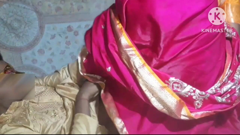 Uttar dinajpur: Marido y esposa indios disfrutan de tiempo