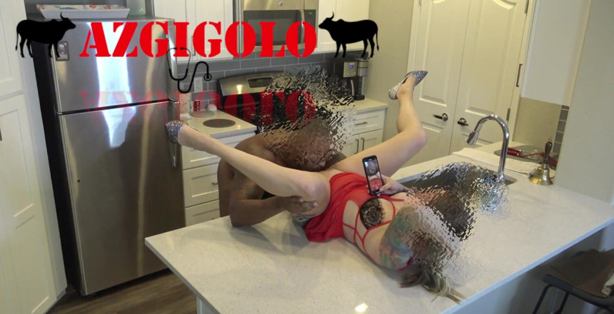 AZGIGOLO: Thedesertvixen fragte, ob ich einen Geschmack von ihren frischen gebackenen...