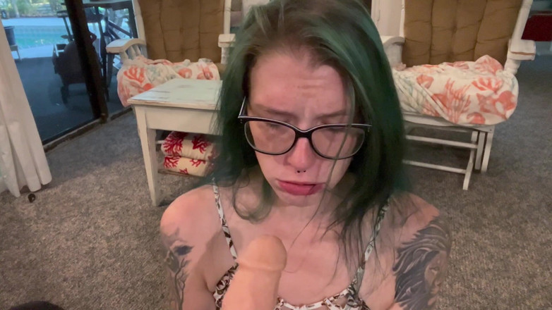 Missellie8: Nut Hungry Slut