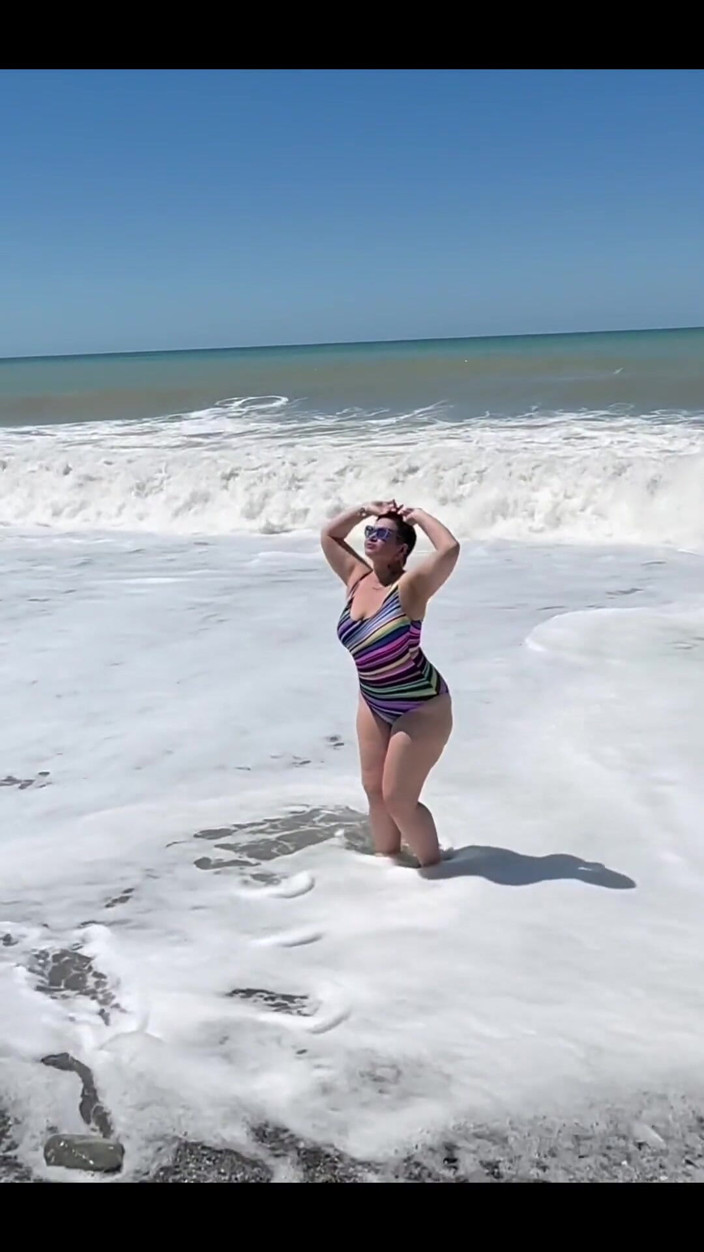 KarmenMilf: Море в отпуске