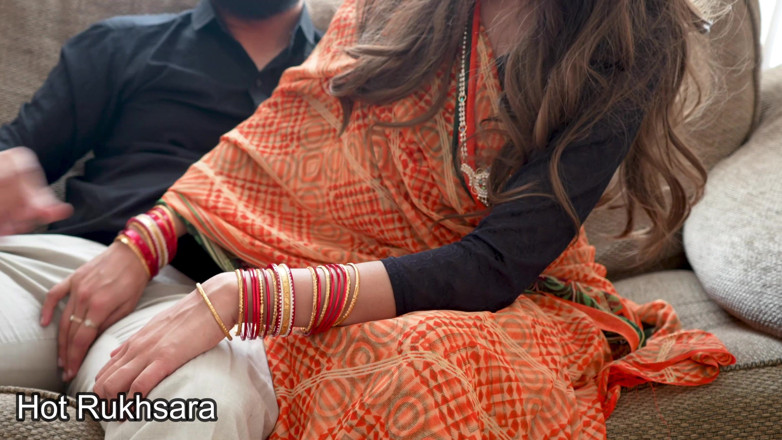 hot_rukhsara: Esposa infiel le cuenta a su marido una historia sobre...