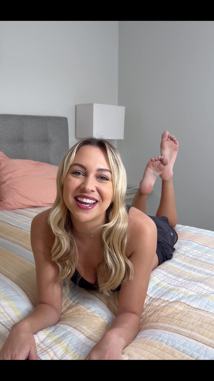 Tiffstreatsxoxo: Adore mes petites dessous de pieds parfaites