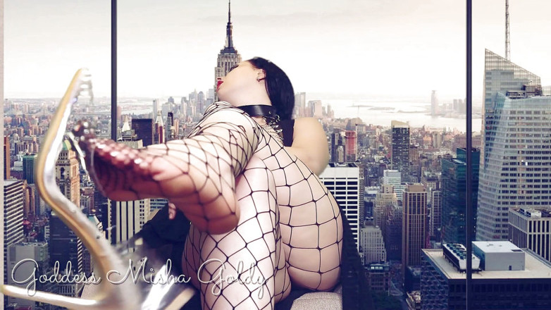 Goddess Misha Goldy: Je vous laisse admirer et vous incliner devant mes nouveaux...