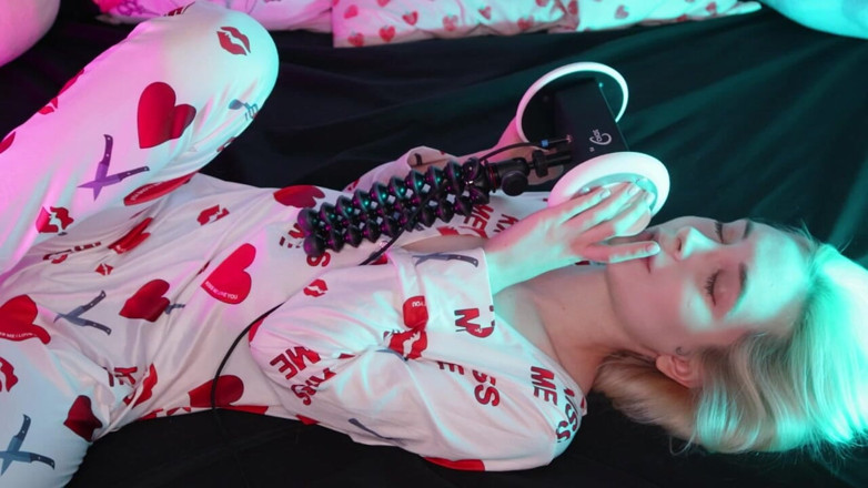 Loly Nebel Studio: Asmr bocca suoni e sussurri