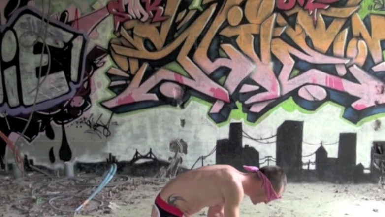 Crunch Boy: Französischer twink wird von arabischem bären XXL schwanz im jockstrap...