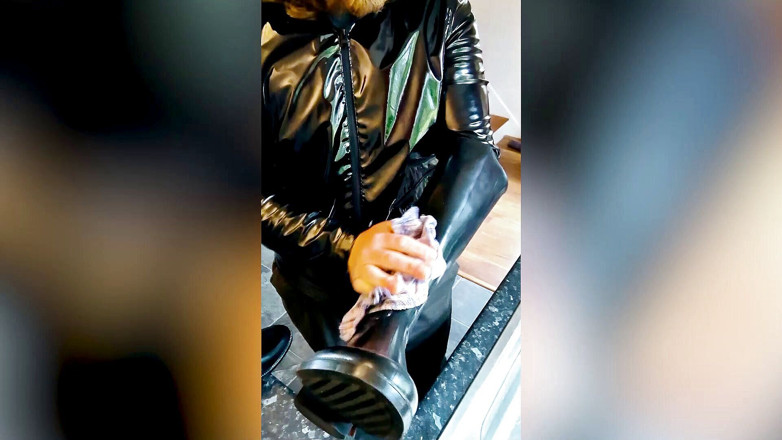 theonlyKING: Гумова їзда на черевику, блиск слини й полірування