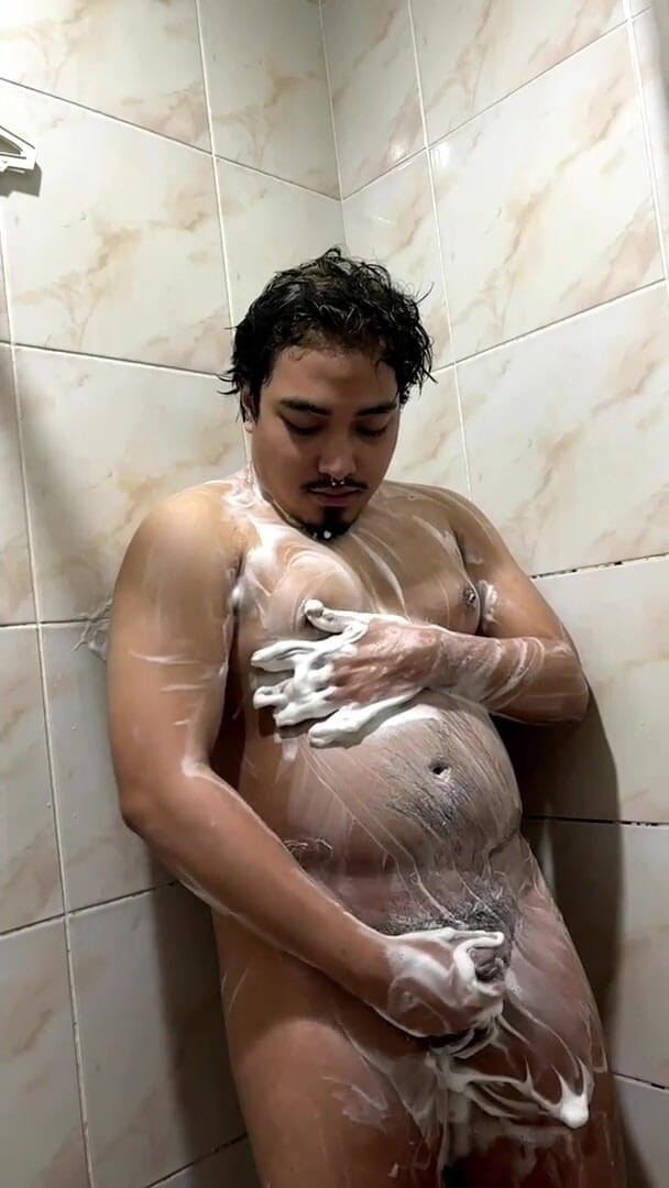 Rent a gay productions: Caliente Filipina De 23 años Se Masturba En La Ducha