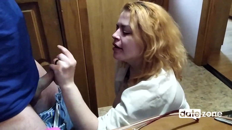 Datezone: Jsem na návštěvě u sousedky na rychlé kouření