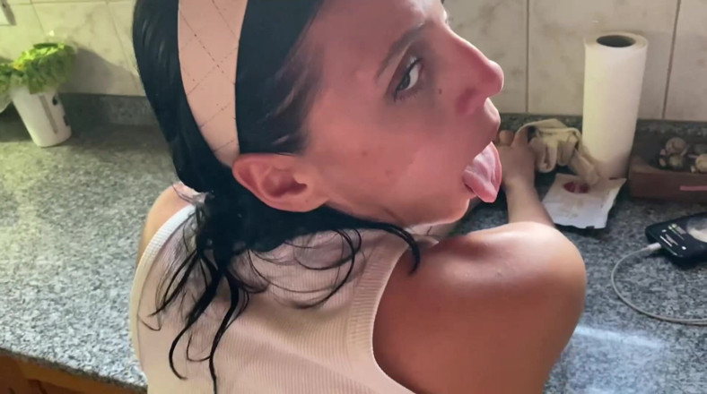 Lynn Scream: Con la novia de mi mejor amigo cuando no está...