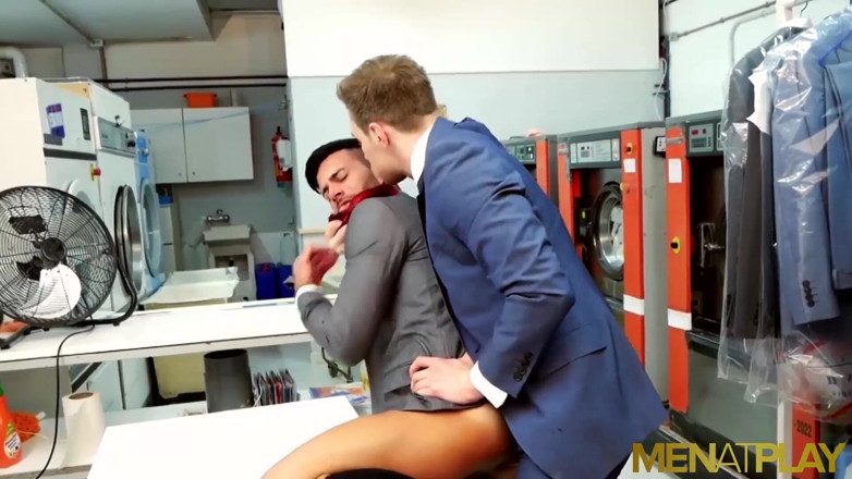 Menat Play: Blonda menatplay Kayden Gray fute anal armăsarul potrivit Andy Star
