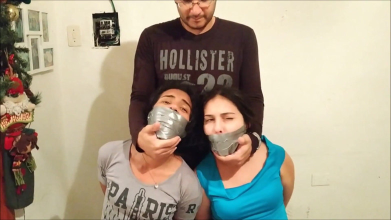 Selfgags Latina Bondage: Meninas sensuais amarradas pela máfia!