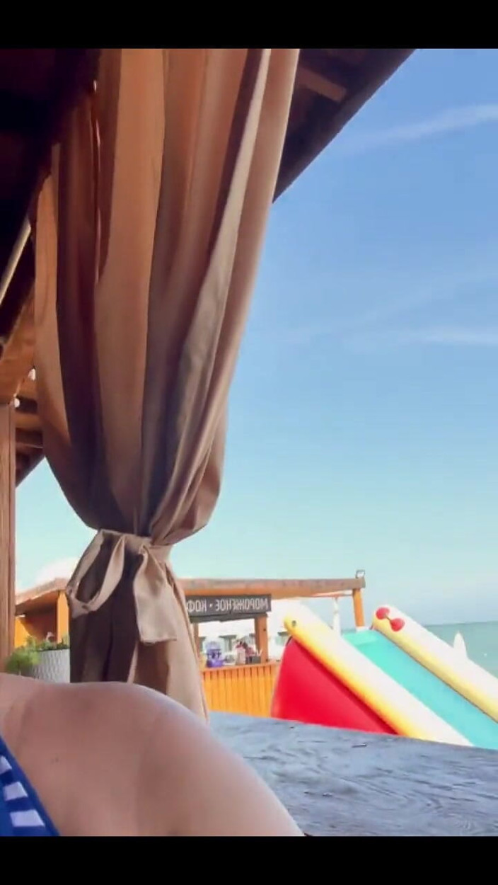 KarmenMilf: En vacances mer