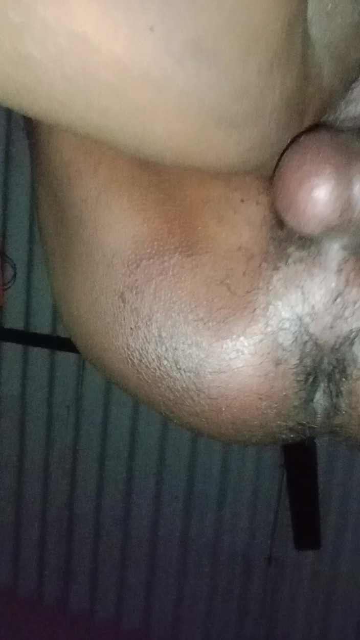 Sexy juli: Une belle-sœur appelle son beau-frère pour la rencontrer la nuit