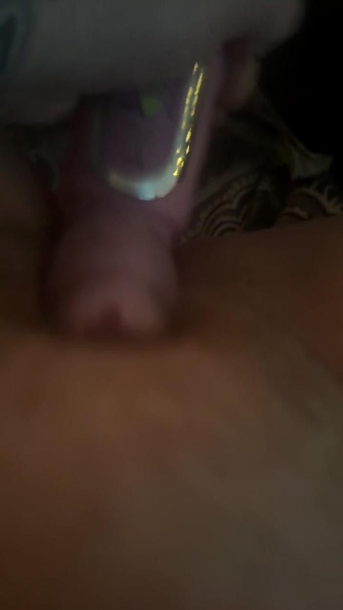 Panth200: Infilando un dildo nella mia figa stretta grassa