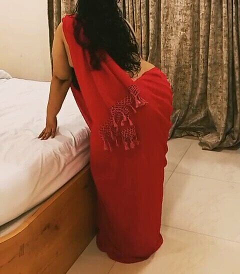 SameerPhunk: Teman wanita montel India melakukan striptis saree untuk teman lelakinya