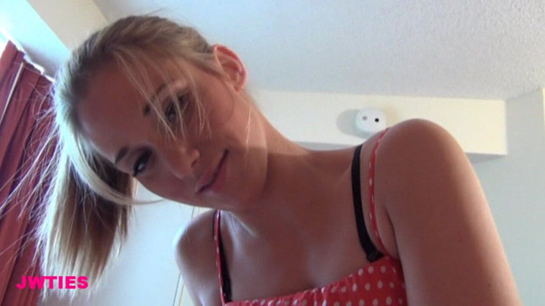 Desperate Pleasures: A padrastro le gusta mi gran culo hd