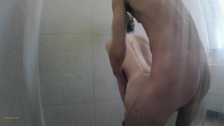 SkinnyWithAHugeDick: Rutschig Und Ungezähmt in Unserer Feuchtsten Dusche