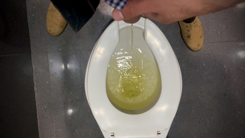 NerdycharlieXXX: Toaletter Pissande samlingsvideo