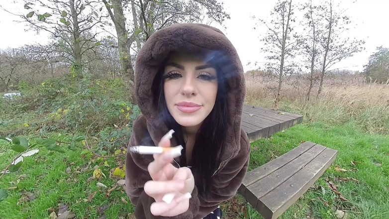VR smokers HD-2D Videos Only: Shay London - 흡연