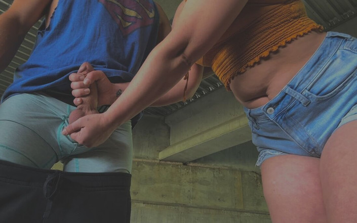 Dani Raisor: Mamada pegando las pelotas con un hombre sin casa
