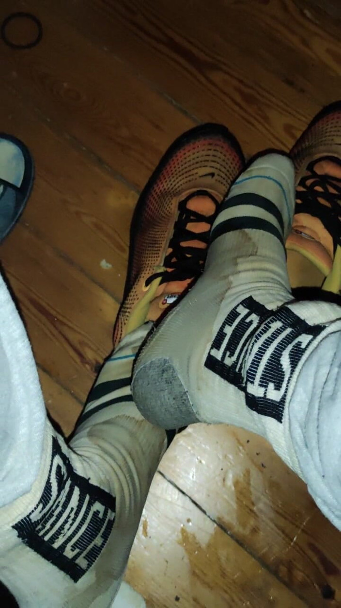 SmokedAlloy2: Dirtyjunkbro non ha bisogno di un gabinetto per pisciare. Lo...
