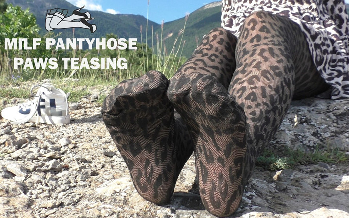 Mistress Legs: Nylon Goddess Paws Mengusik Pada Hari Sunny Musim Panas Di...