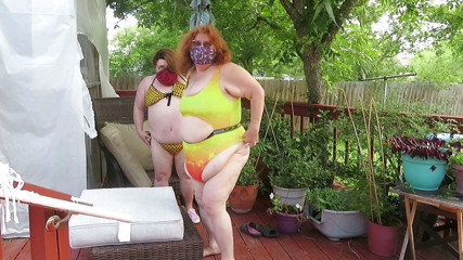 BBW nurse Vicki adventures with friends: Обидві дівчини, лосьйон медсестра Вікі