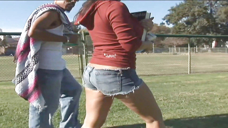Lucky Cooch: Strong poled fuckhole of Horny Chick box looks small full...