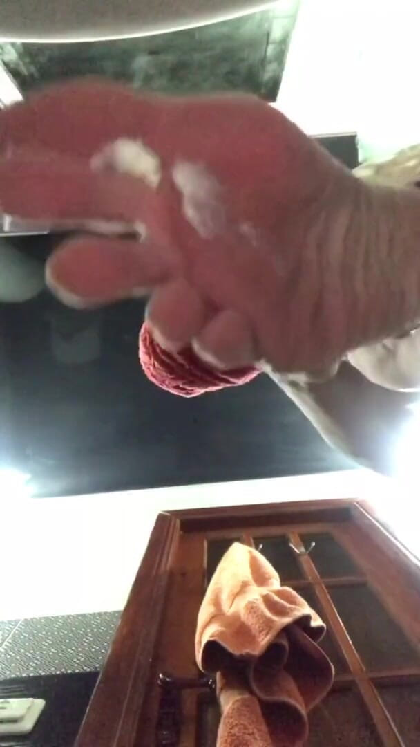 BadAssBitch: Dessous de massage en POV après le bain