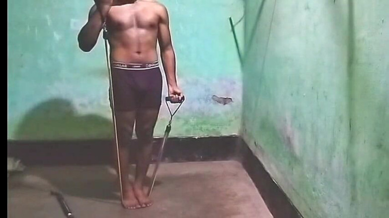 Desi Tits: jim ke baad yuva larka bhaartiy land