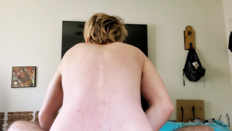 TboyCodyLee: (フルバージョン)FTMはルームメイトとディックスをこすり、犯される - 4K
