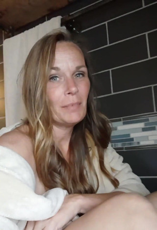 KimitheMilfMommy: Хіба ми не розважаємося?