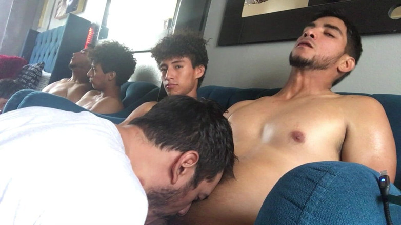 The-hook305: Hunk lurus yang senyap memerlukan blowjob yang baik dan membawa...