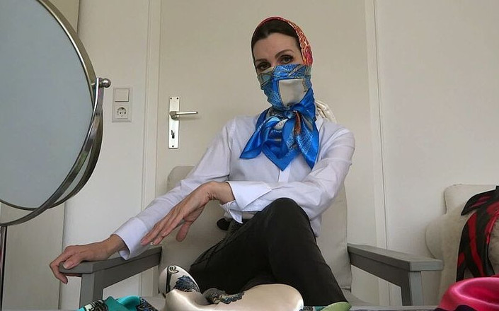 Lady Victoria Valente: Bunte satintuchmasken passend