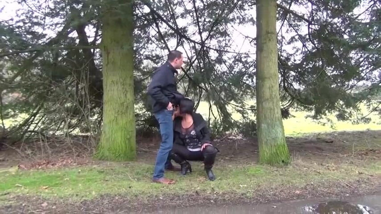 German amateur - 100% German hardcore videos: kaale baal vaali chodne laayak mammi ki jangal men chudaee