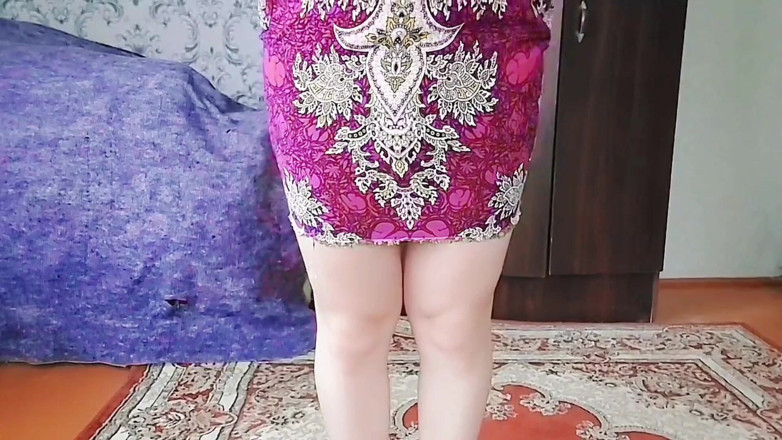 Kitty_Cross: Prachtig mietje pronkt met glitterlippen onder spotlight
