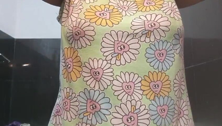 Anne White: 拥有惊人巨乳和饥渴阴户的辣妹remido的欲望乐趣集锦