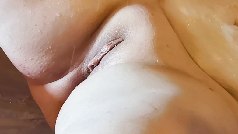Bouncy Tits Action: Bubuk dan tampar memeknya dengan keras